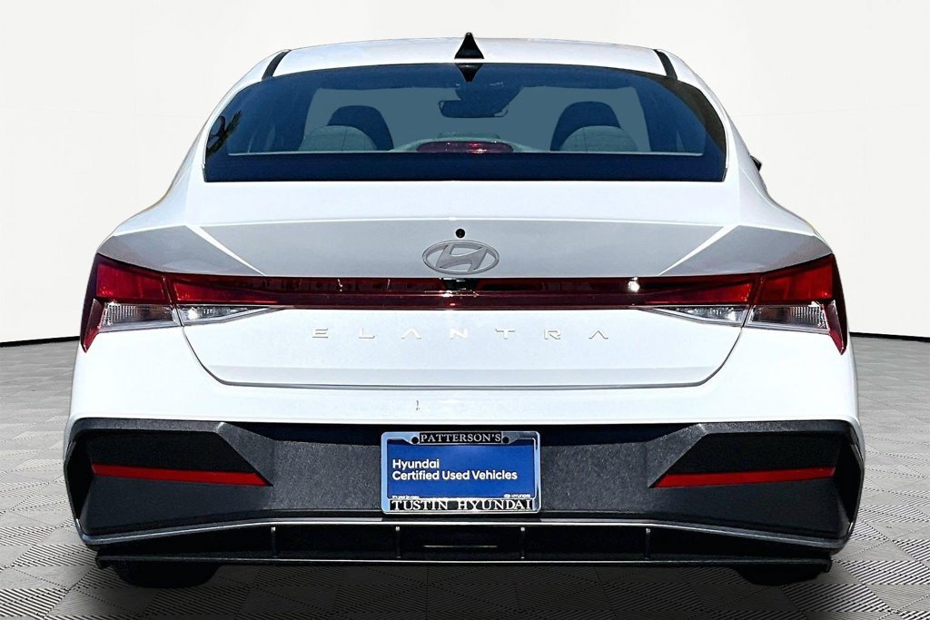 Certified 2024 Hyundai Elantra SEL FWD image 5