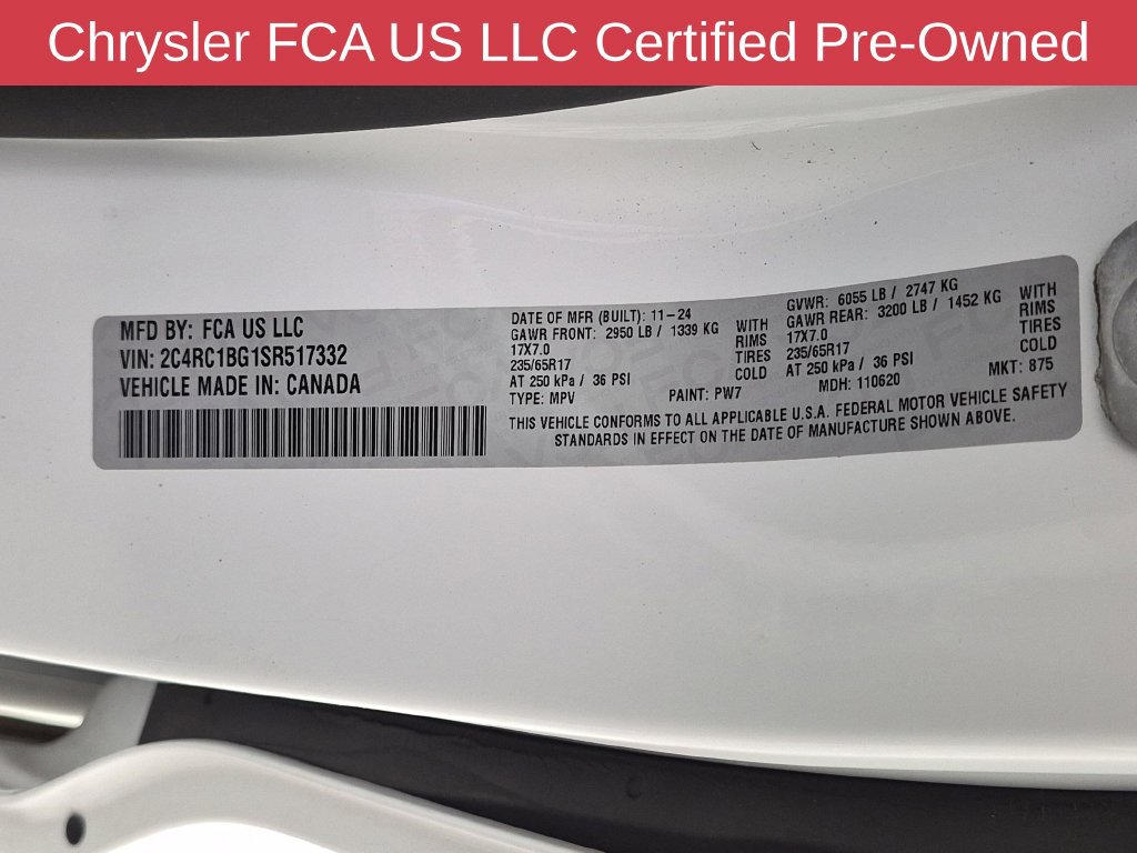 Certified 2025 Chrysler Pacifica Select FWD image 39