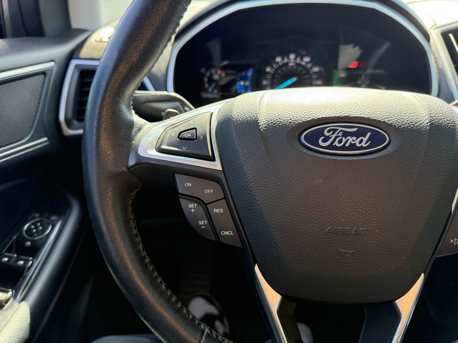 Used 2018 Ford Edge SEL w/ Equipment Group 201A FWD image 18
