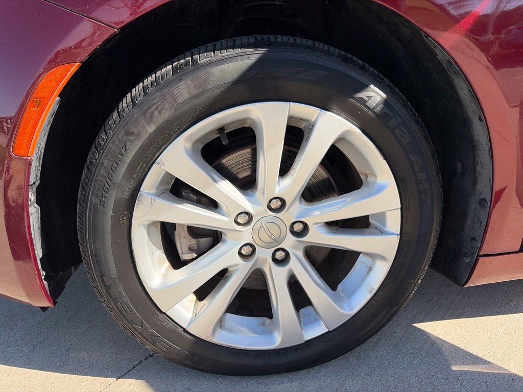 Used 2015 Chrysler 200 Limited w/ Convenience Group FWD image 17