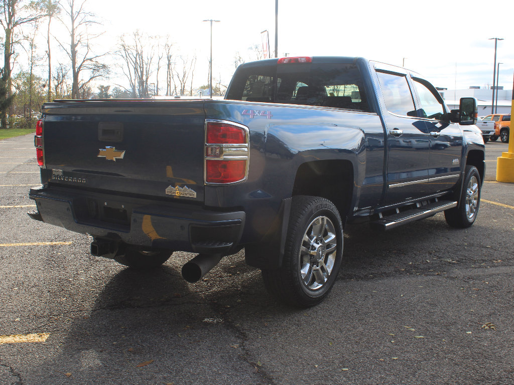 Used 2019 Chevrolet Silverado 2500 High Country w/ Duramax Plus Package image 9