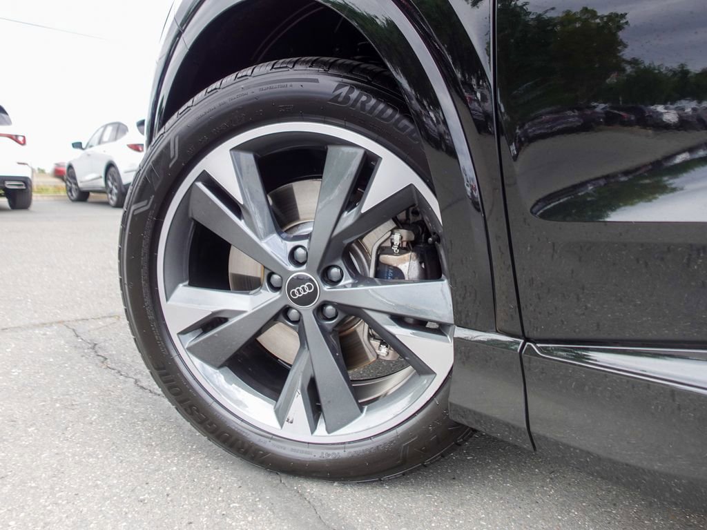 Used 2024 Audi Q4 e-tron Prestige w/ Black Optic Package AWD/4WD image 8
