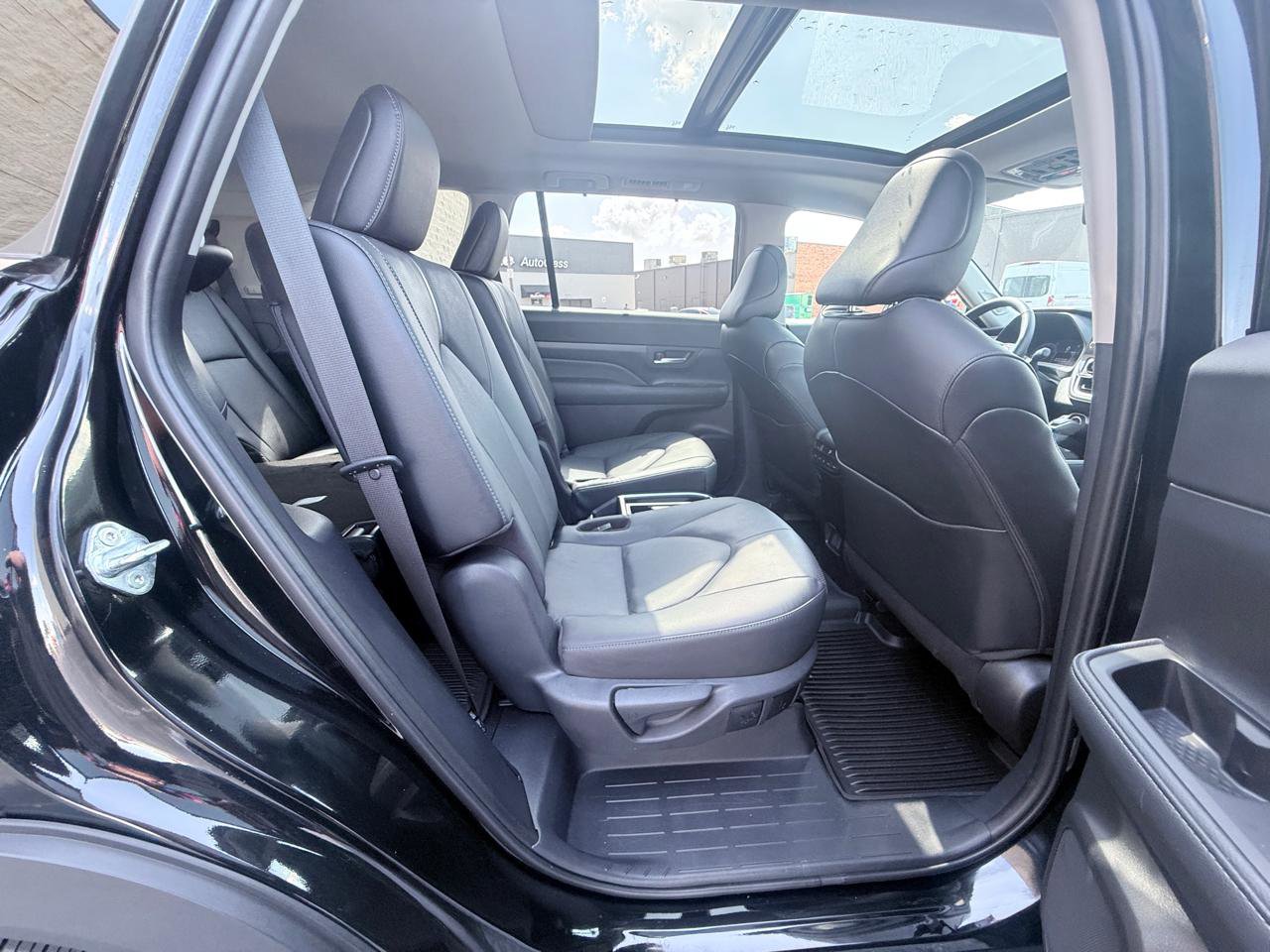 Used 2025 Toyota Grand Highlander AWD image 11