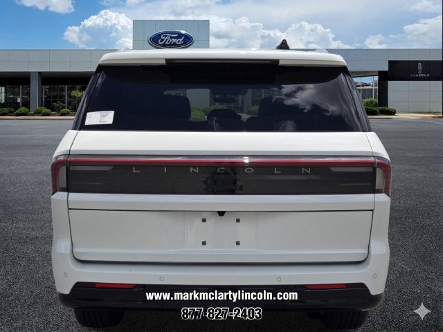 New 2026 Lincoln Navigator Reserve AWD/4WD image 4