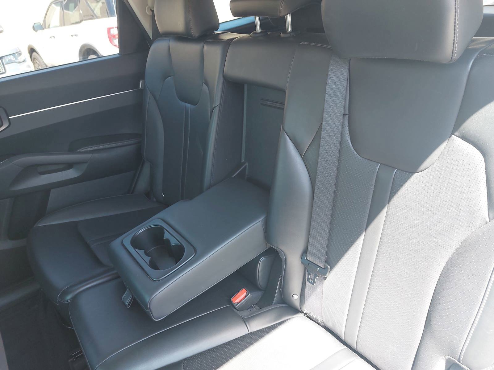 Used 2024 Kia Sorento S image 15