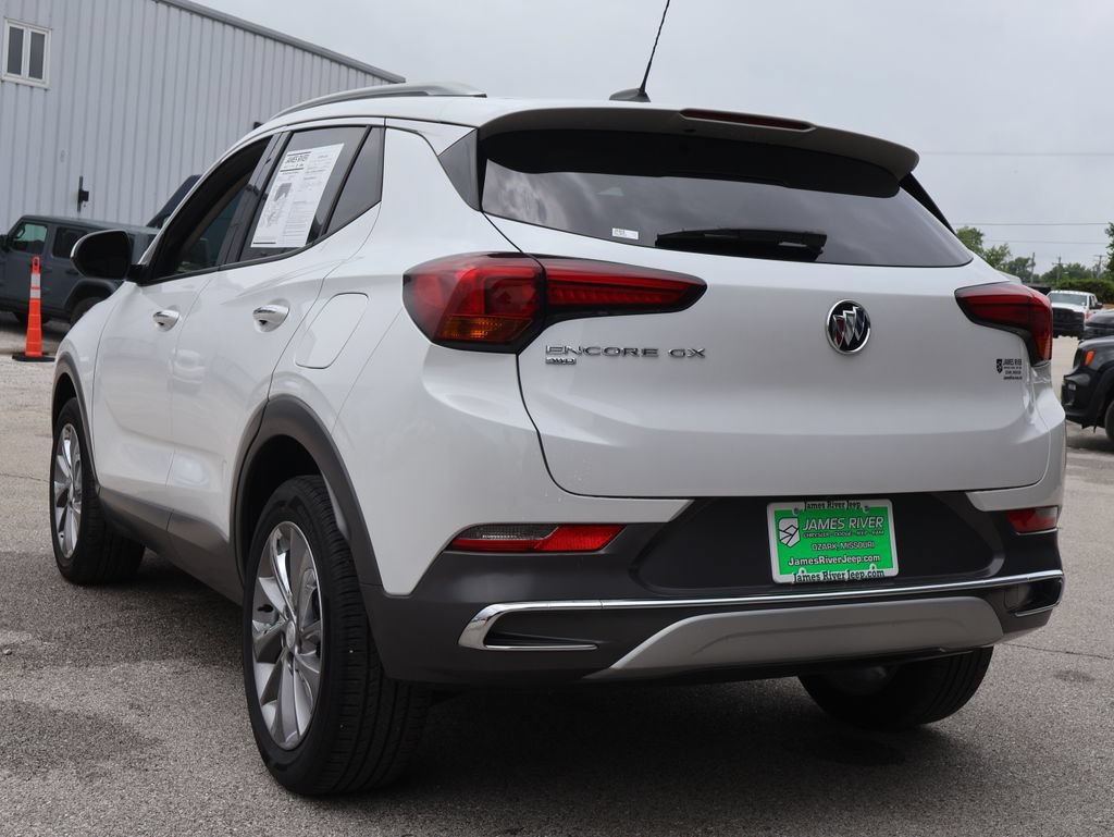 Used 2023 Buick Encore GX Essence w/ Experience Buick Package AWD/4WD image 3