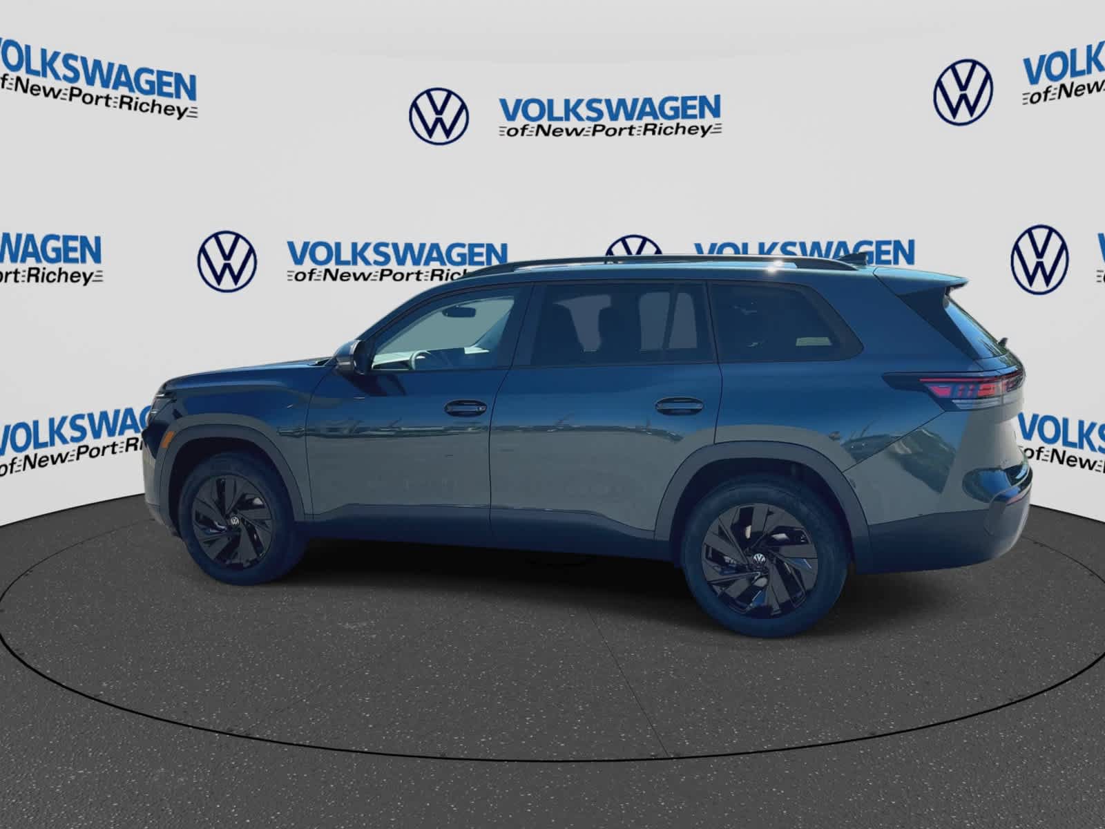 New 2027 Volkswagen Atlas SE FWD image 5