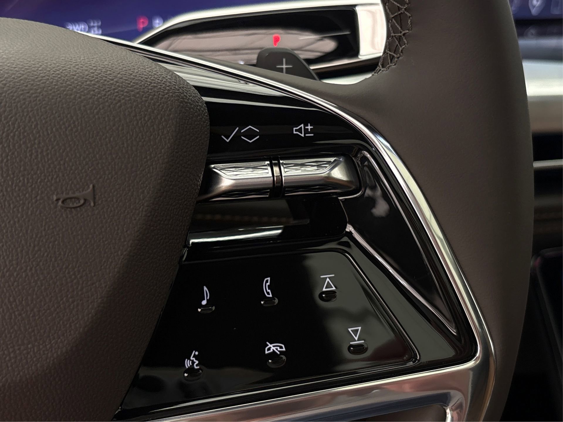 New 2025 Cadillac Escalade ESV Premium Luxury image 30