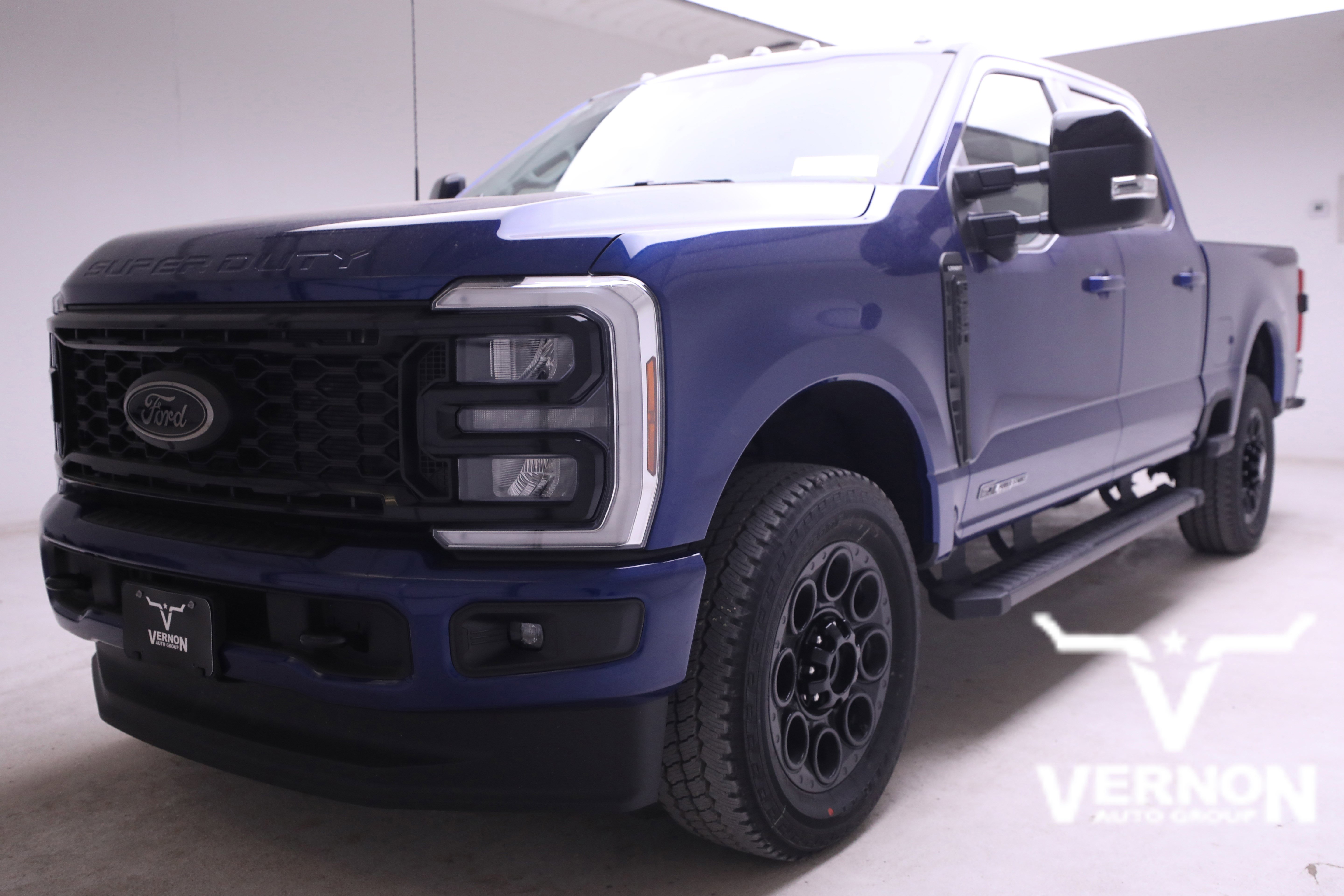 New 2026 Ford F250 Lariat w/ Black Appearance Package