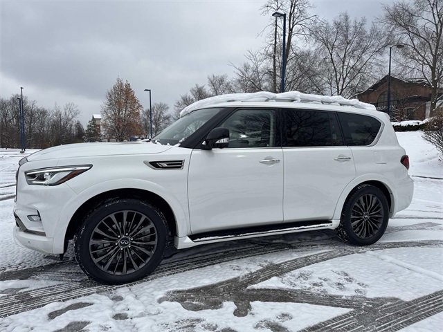 Used 2021 INFINITI QX80 Premium Select w/ All-Season Package image 2