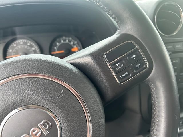 Used 2017 Jeep Patriot Latitude AWD/4WD image 21