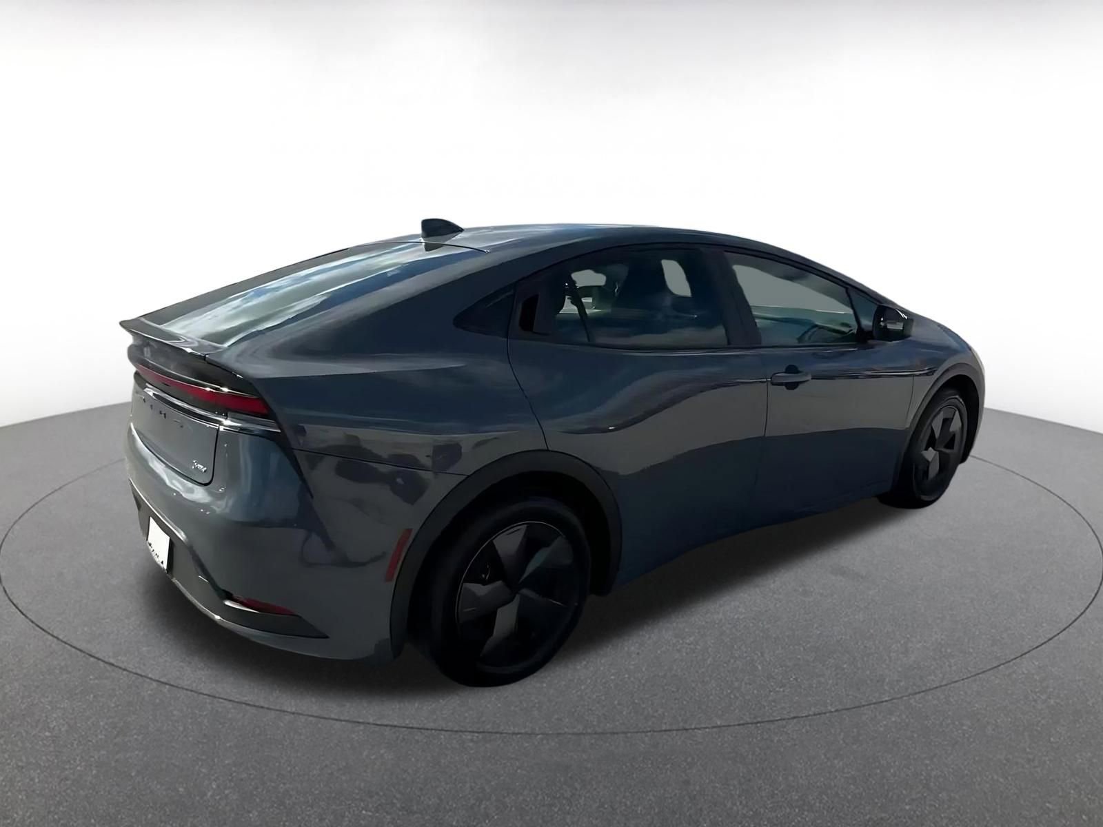 Used 2025 Toyota Prius LE image 15