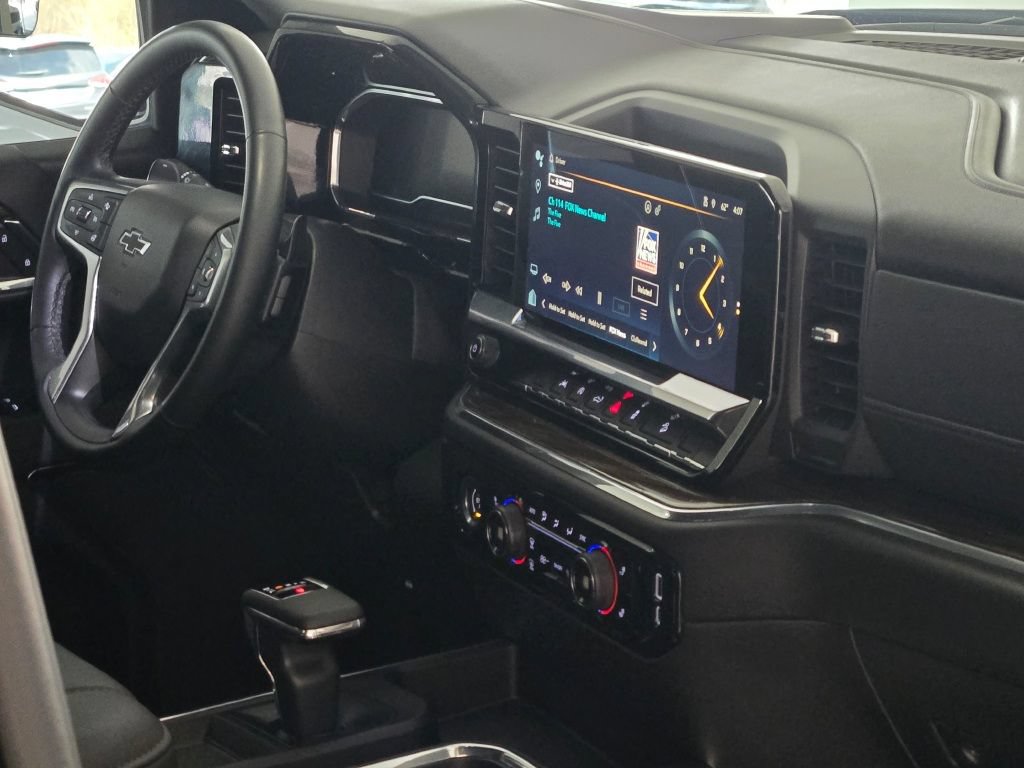 Certified 2024 Chevrolet Silverado 1500 RST w/ Z71 Off-Road Package AWD/4WD image 8