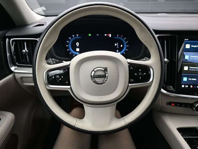 Used 2024 Volvo V60 B5 Cross Country Plus image 23