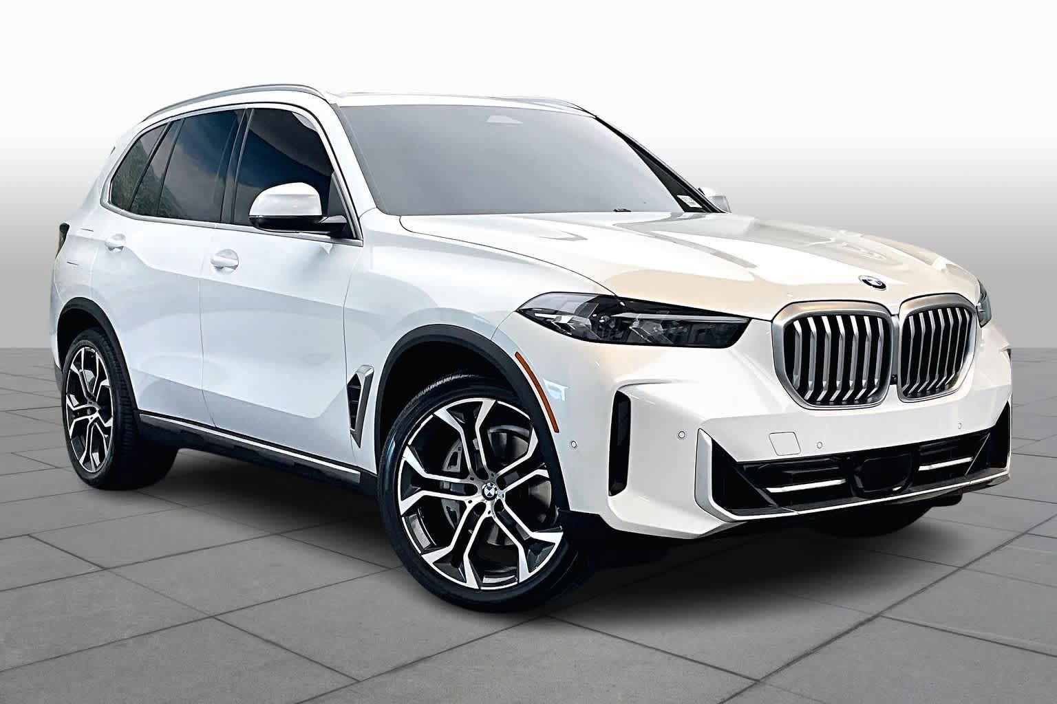 Used 2024 BMW X5 sDrive40i w/ Parking Assistance Package image 3