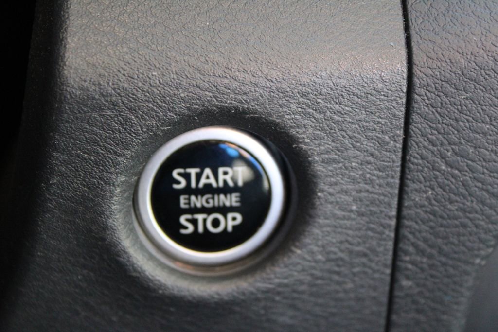 Used 2023 Nissan Frontier SV w/ SV Convenience Package image 42