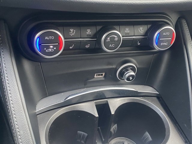 Used 2022 Alfa Romeo Stelvio Veloce image 31