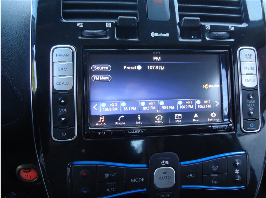 Used 2016 Nissan Leaf SV w/ Premium Package FWD image 27