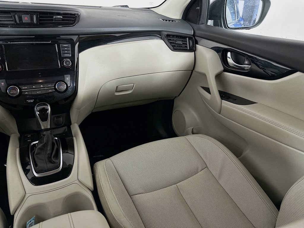 Used 2021 Nissan Rogue Sport SL image 32