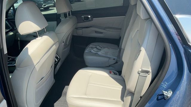 Certified 2025 Kia Sorento SX image 27