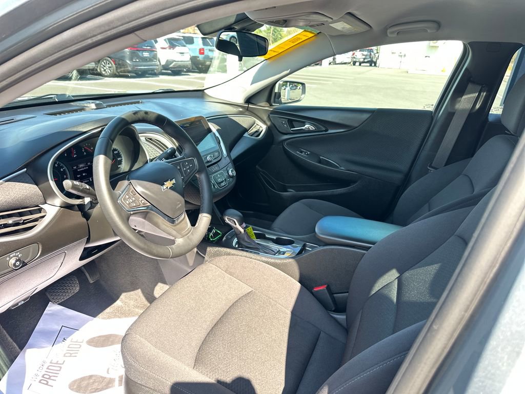 Used 2024 Chevrolet Malibu RS FWD image 9