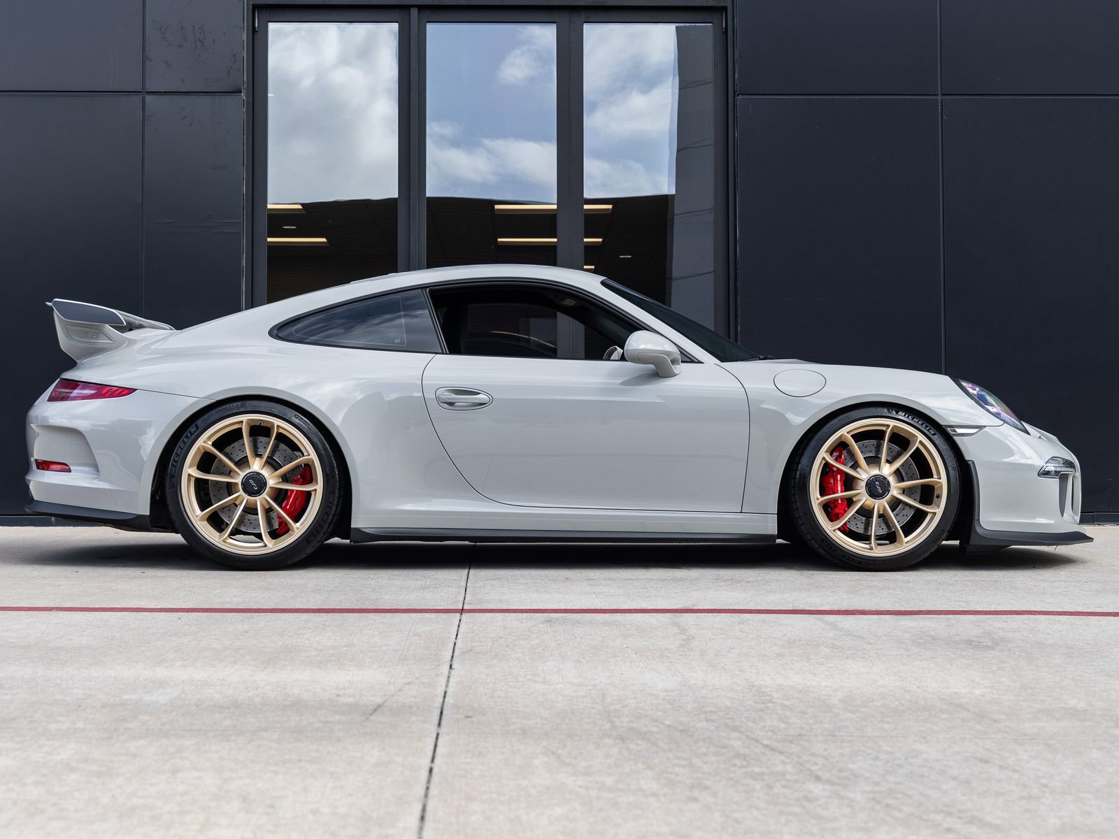 Used 2015 Porsche 911 GT3 RWD image 12