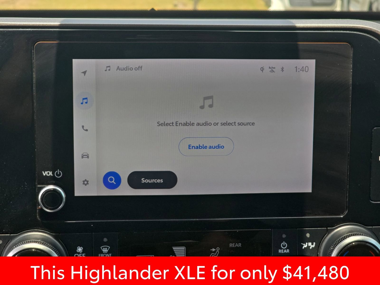 Used 2024 Toyota Highlander XLE AWD/4WD image 29