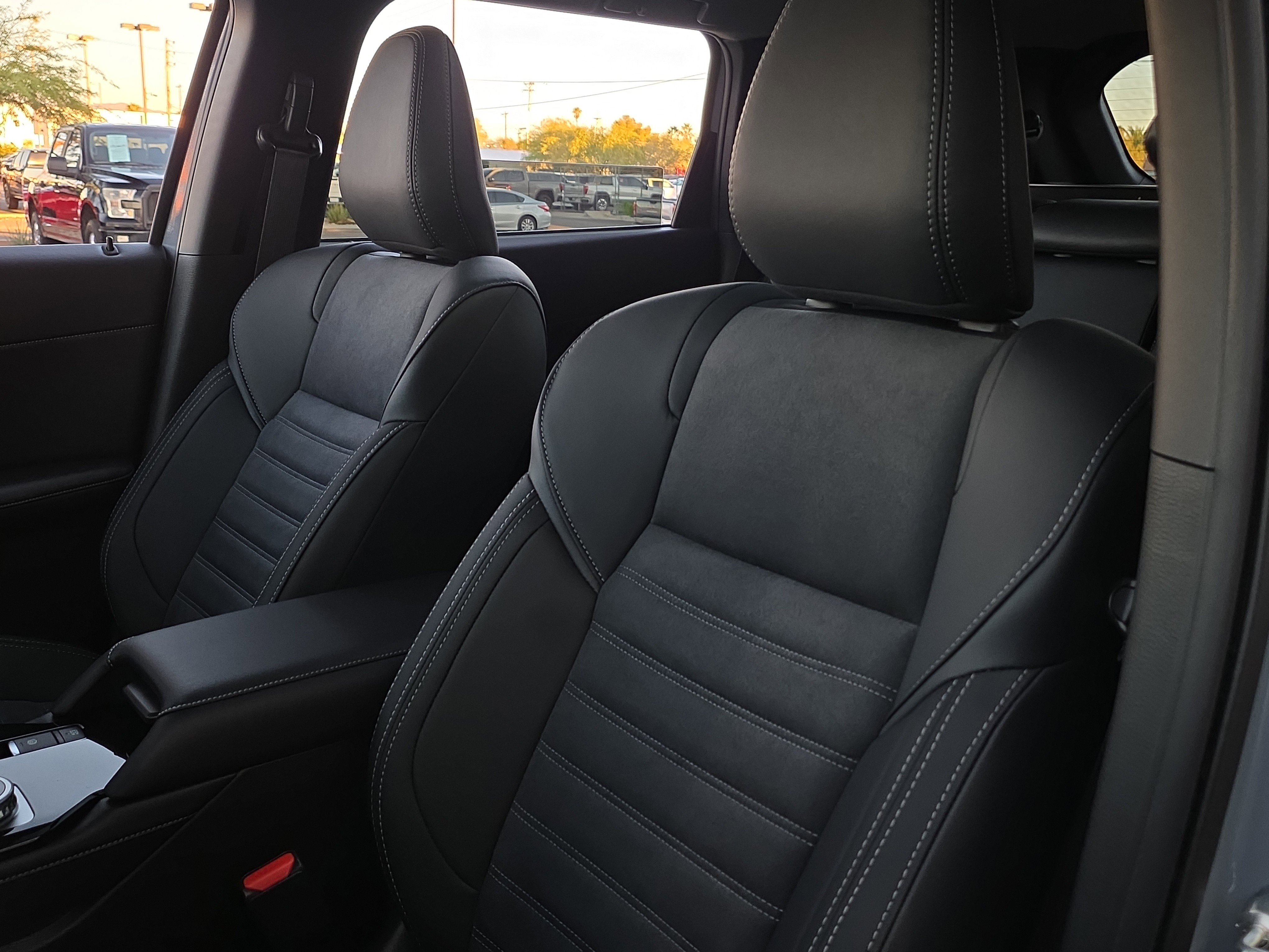 New 2025 Mitsubishi Outlander SE image 10