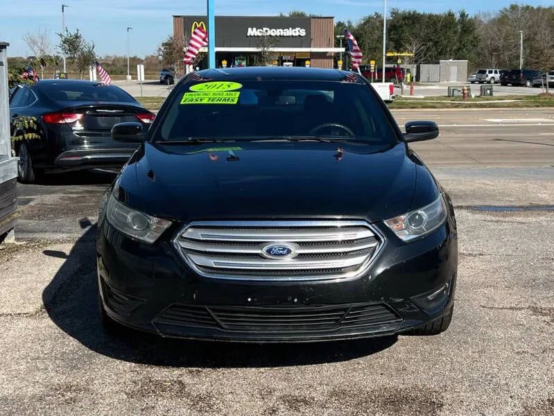 Used 2015 Ford Taurus SEL image 3
