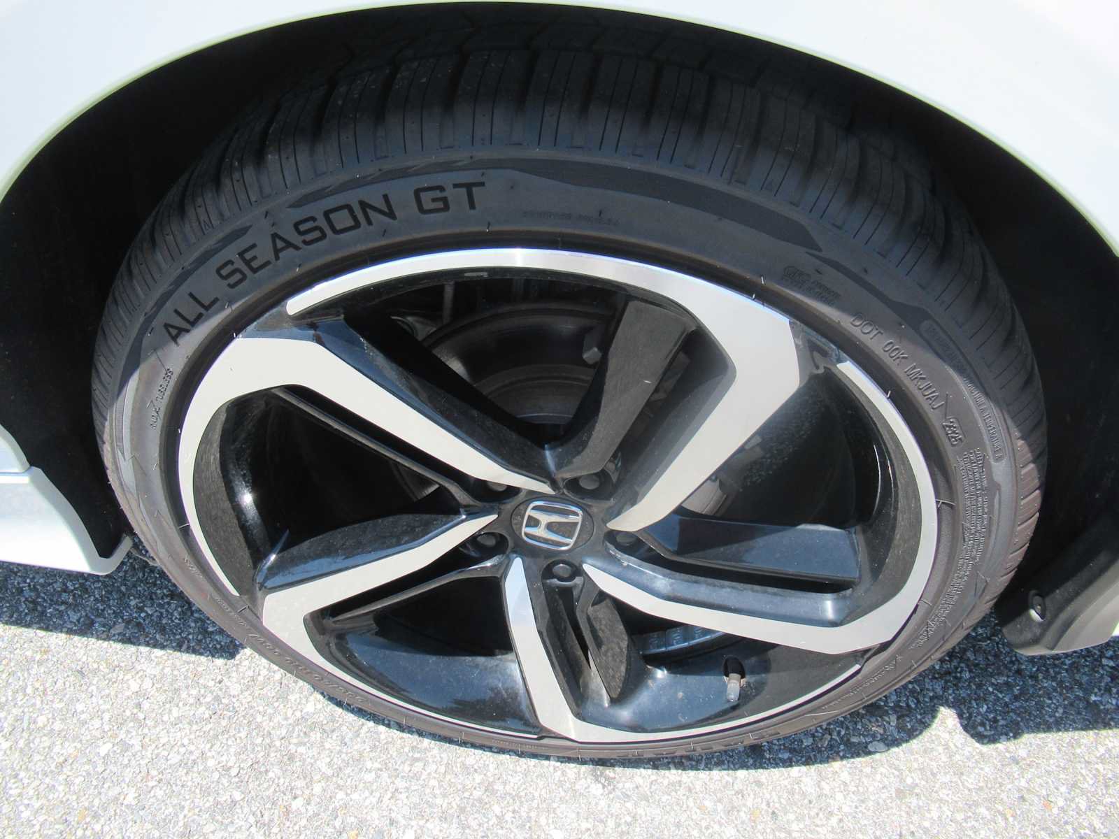 Used 2022 Honda Accord Sport image 9