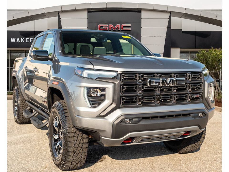 New 2026 GMC Canyon AT4X w/ LPO, Black Badging Package