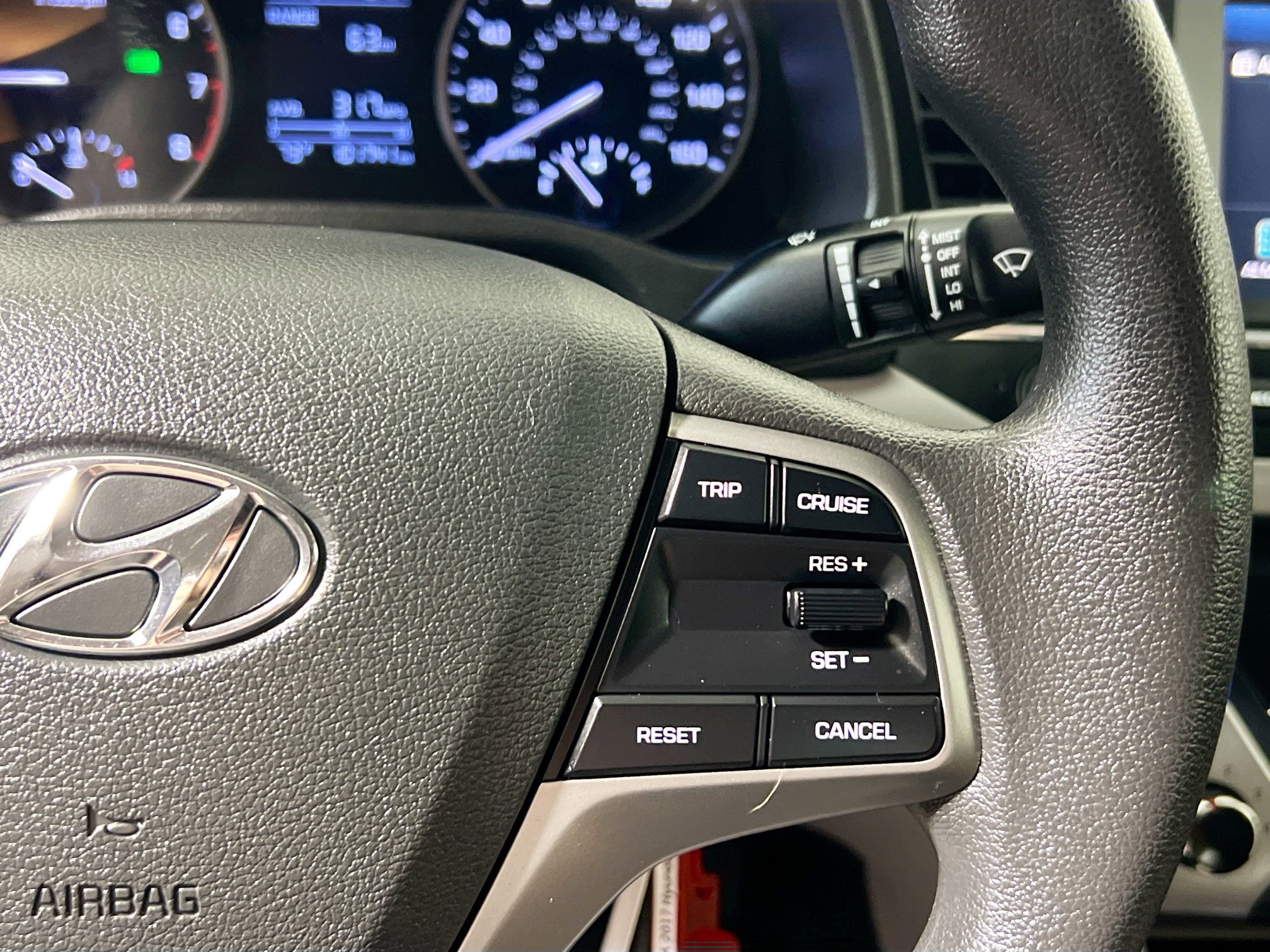 Used 2017 Hyundai Elantra SE image 19