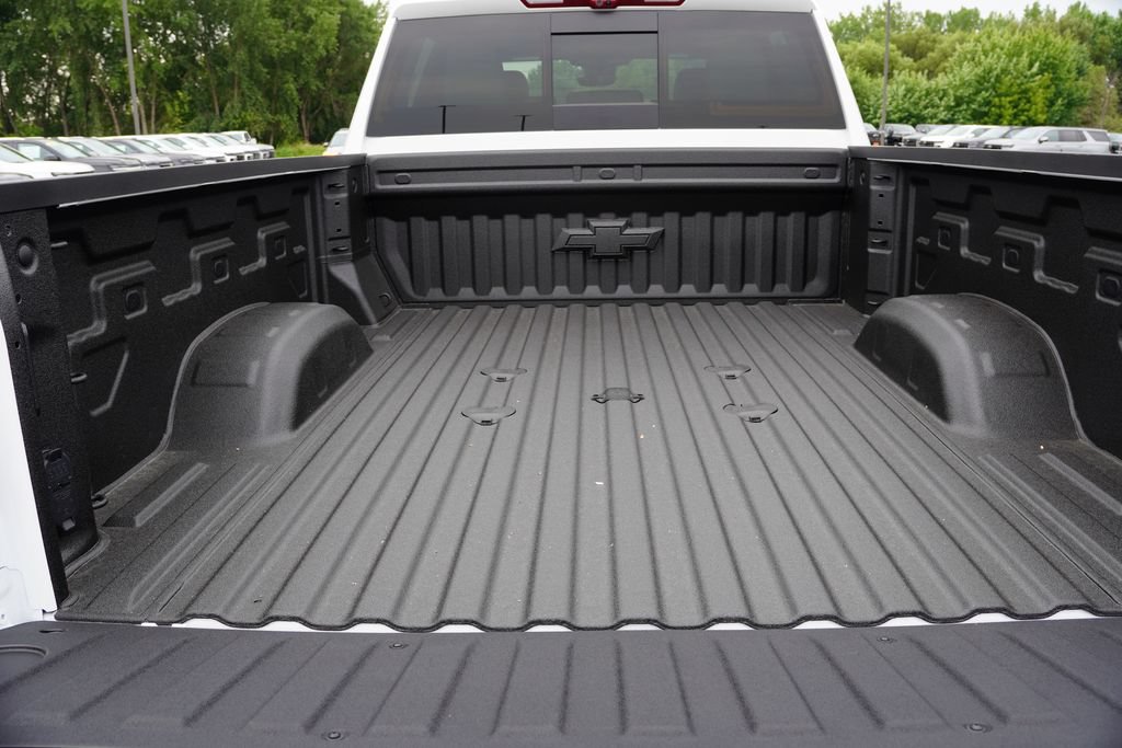 New 2026 Chevrolet Silverado 2500 ZR2 w/ LPO, Dark Essentials Package AWD/4WD image 16