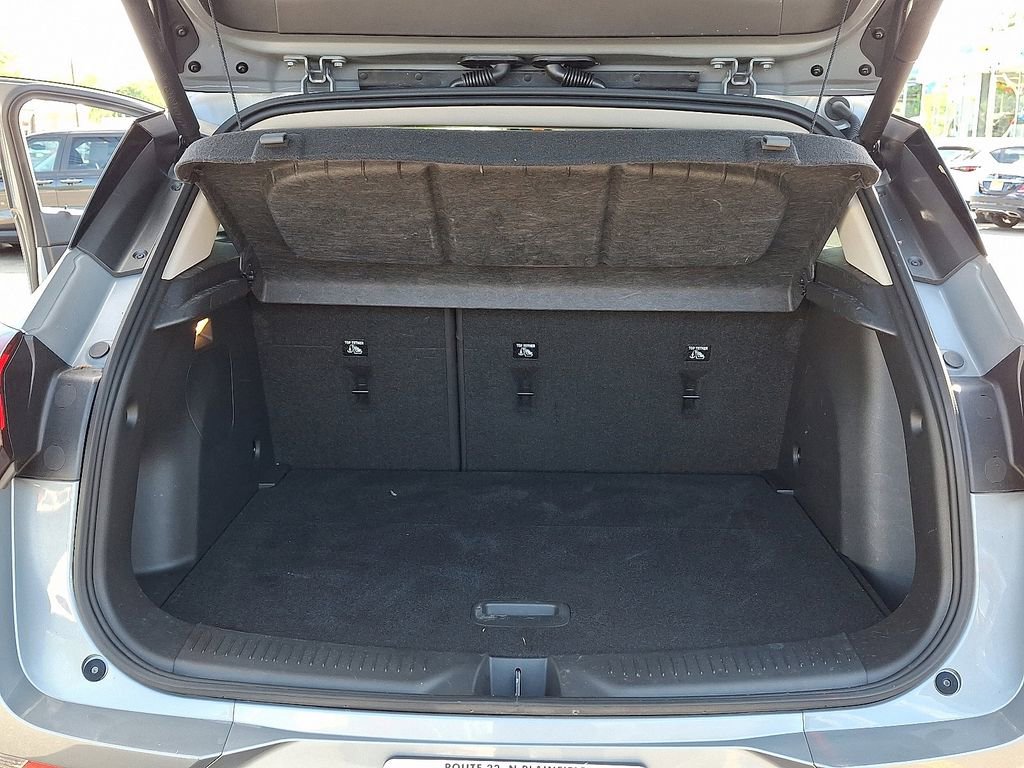Used 2023 Buick Encore GX Select w/ Sport Touring Package FWD image 28