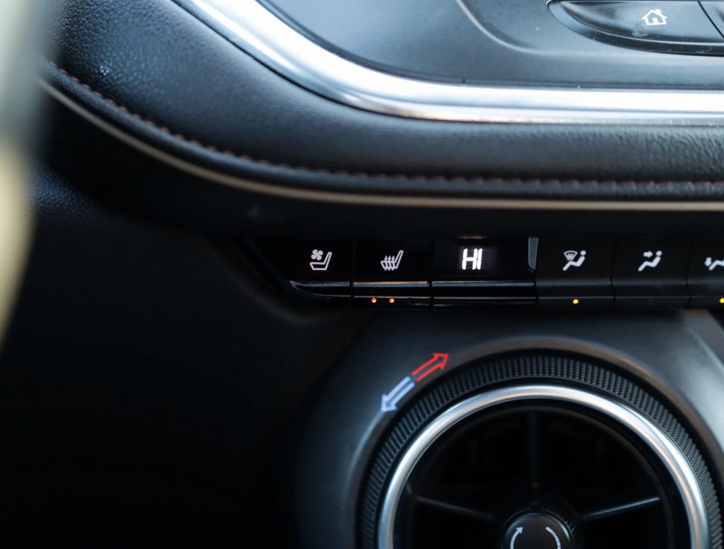 Used 2022 Chevrolet Blazer Premier w/ Enhanced Convenience Package AWD/4WD image 17