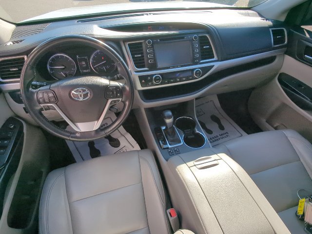 Used 2018 Toyota Highlander XLE AWD/4WD image 15