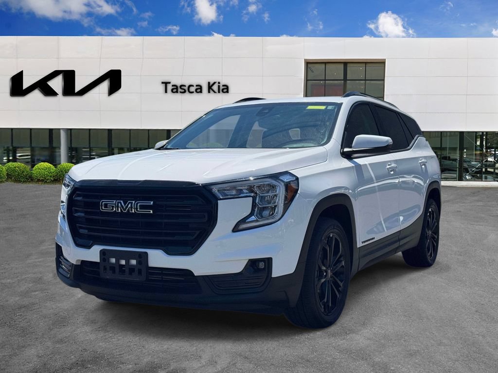 Used 2022 GMC Terrain SLT w/ Infotainment Package II AWD/4WD image 3