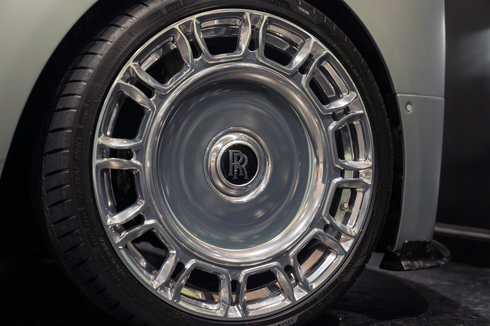 Used 2020 Rolls-Royce Phantom Sedan RWD image 21