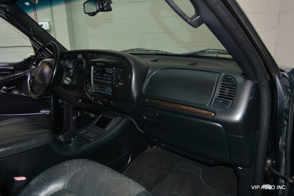 Used 2002 Lincoln Blackwood RWD image 12