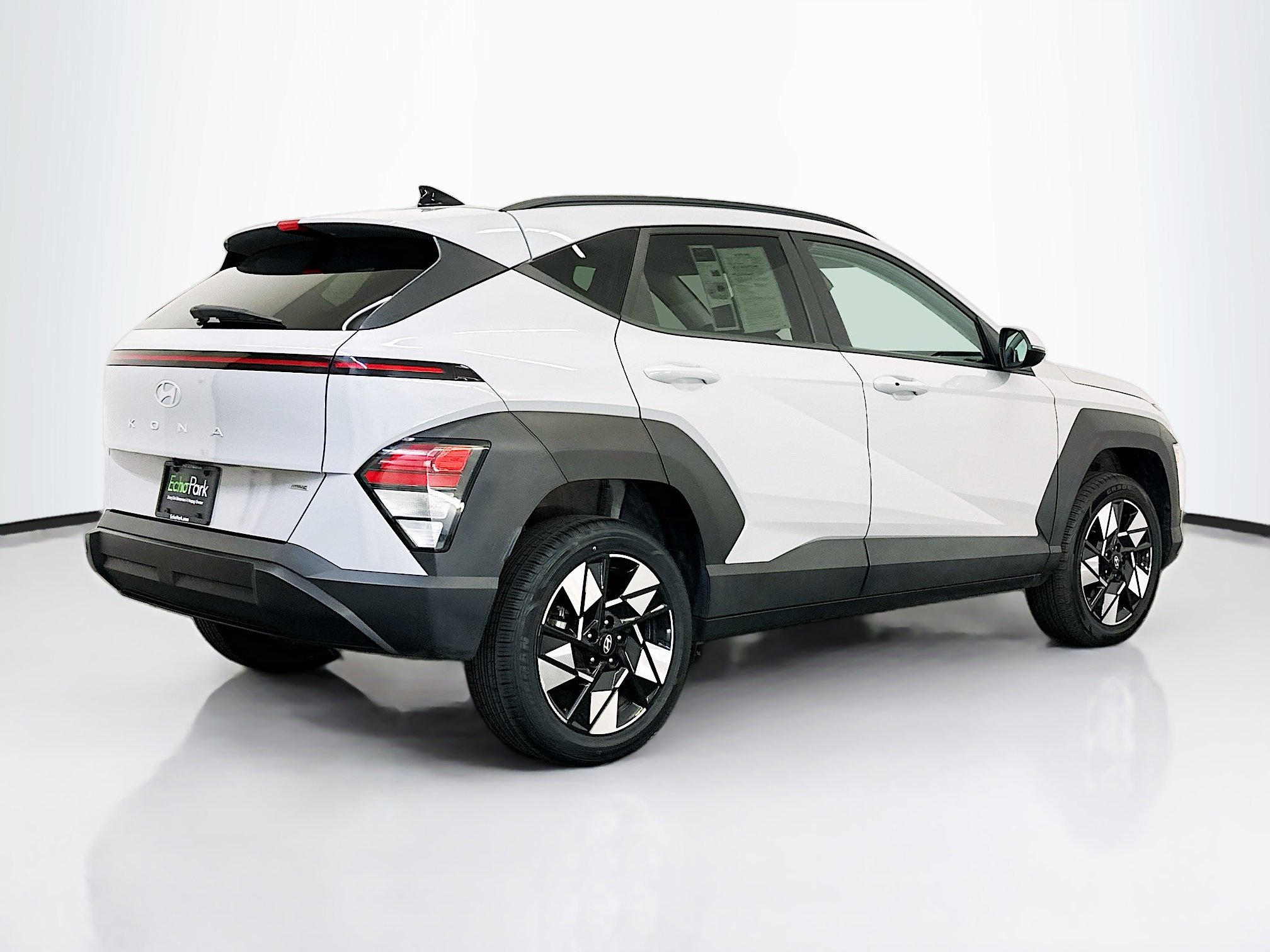 Used 2024 Hyundai Kona SEL image 9