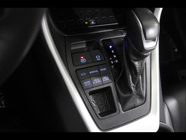Used 2020 Toyota RAV4 XLE Premium image 14