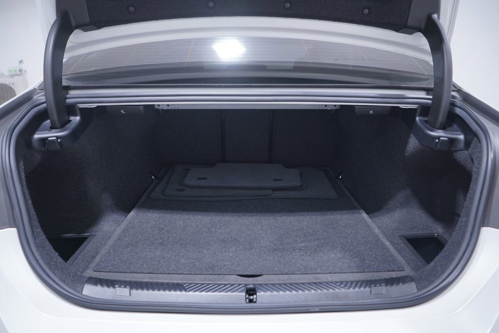 Used 2024 BMW 530i w/ Convenience Package image 22