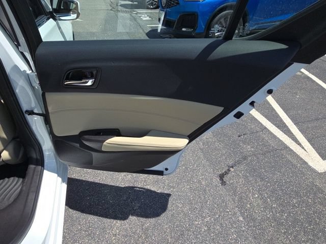 Used 2015 Acura ILX w/ Technology Package FWD image 21