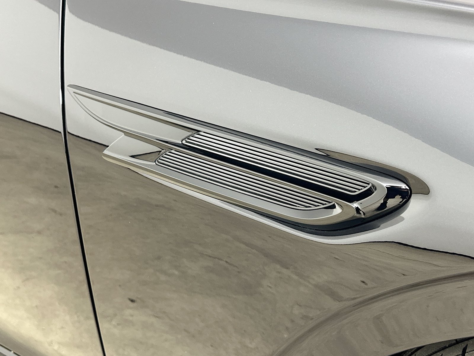 New 2026 Bentley Flying Spur V8 AWD/4WD image 12