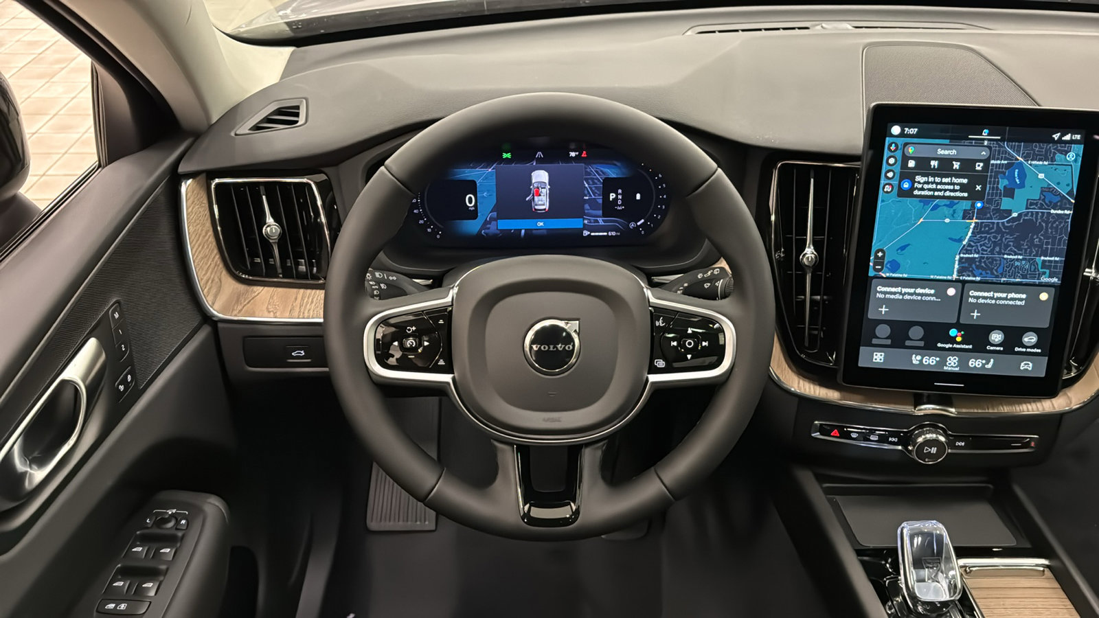 Used 2026 Volvo XC60 B5 Plus w/ Protection Package Premier image 12