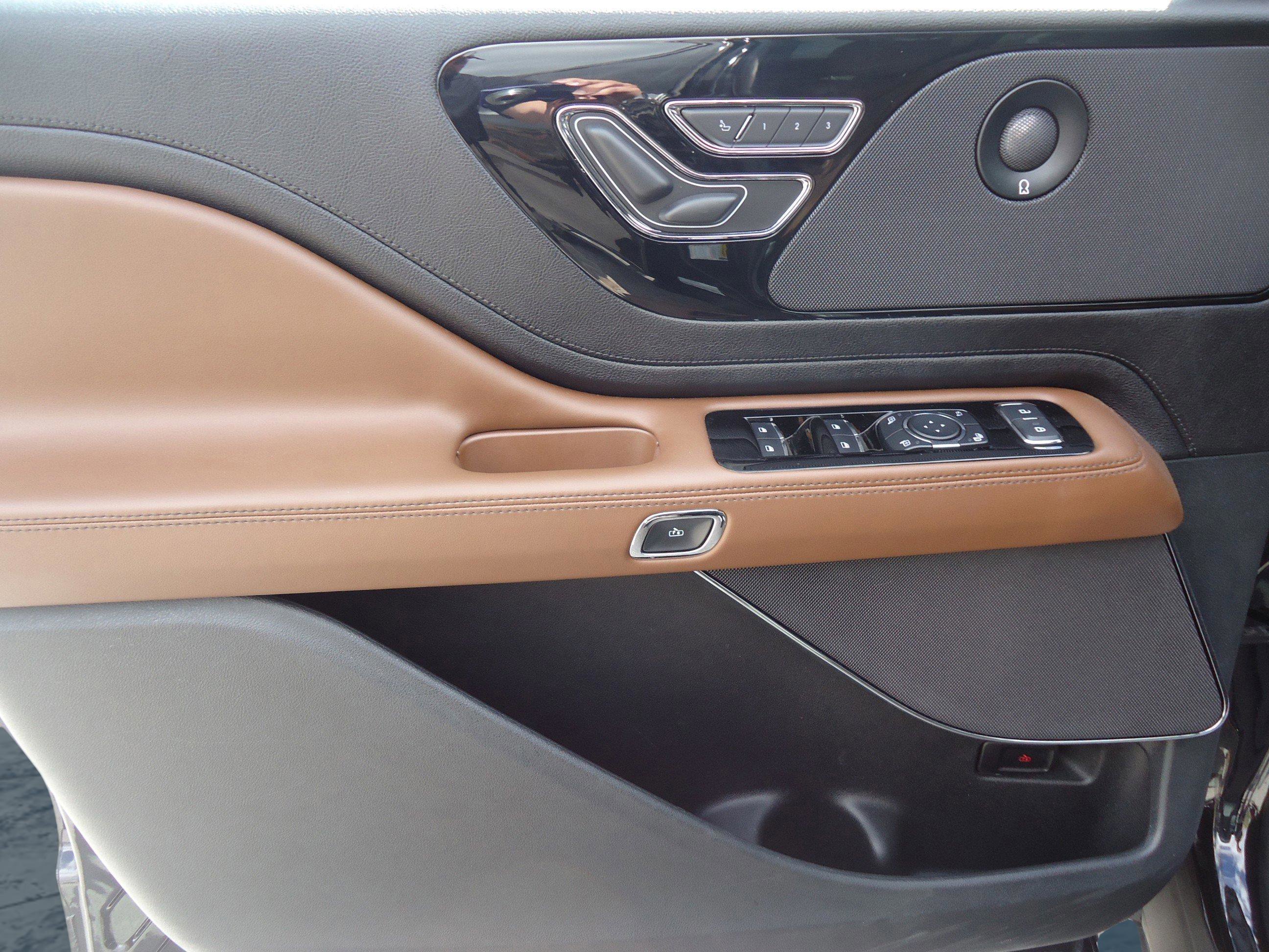 Used 2024 Lincoln Aviator Reserve w/ Equipment Group 201A image 22