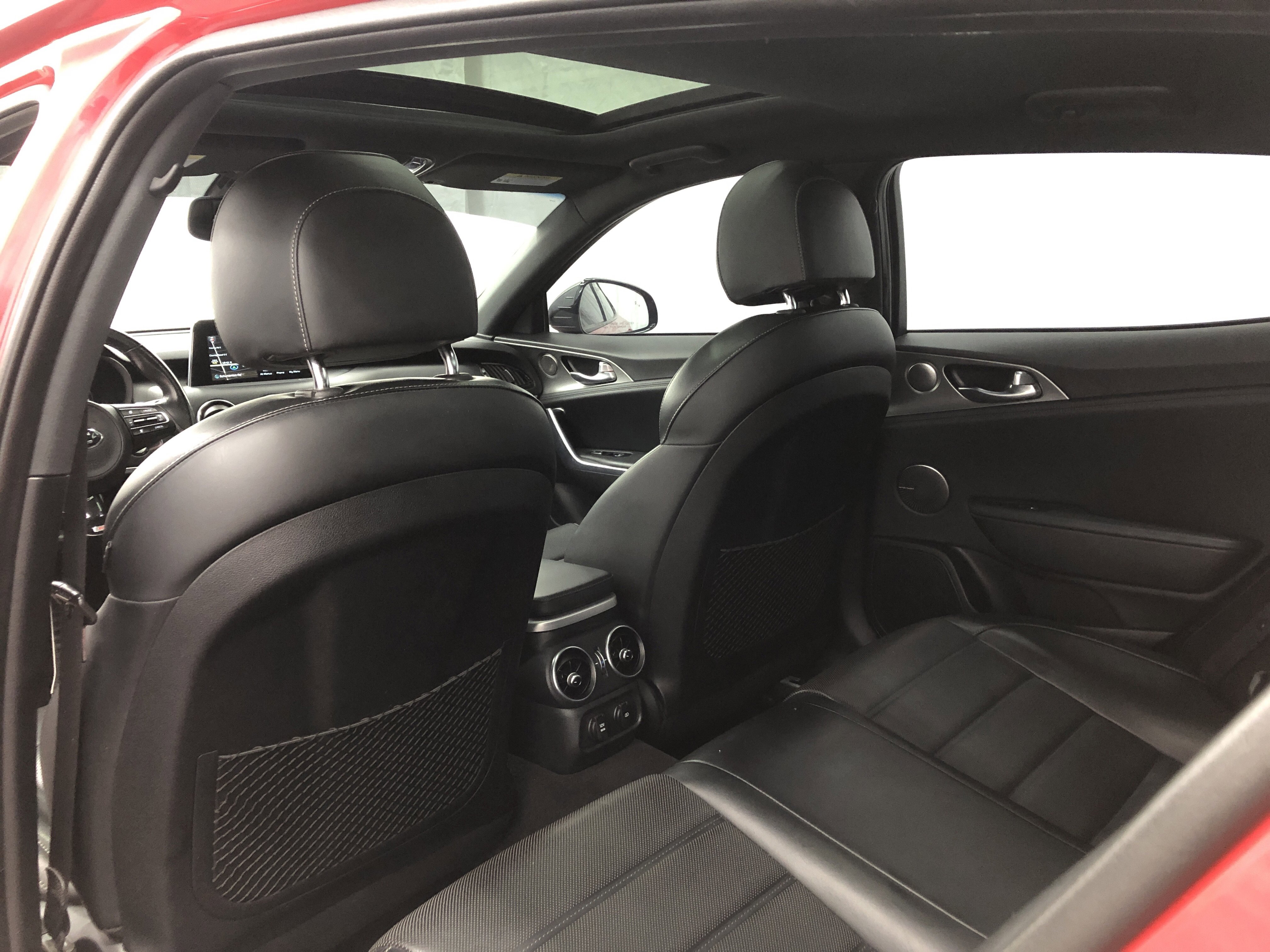 Used 2018 Kia Stinger GT2 AWD/4WD image 11