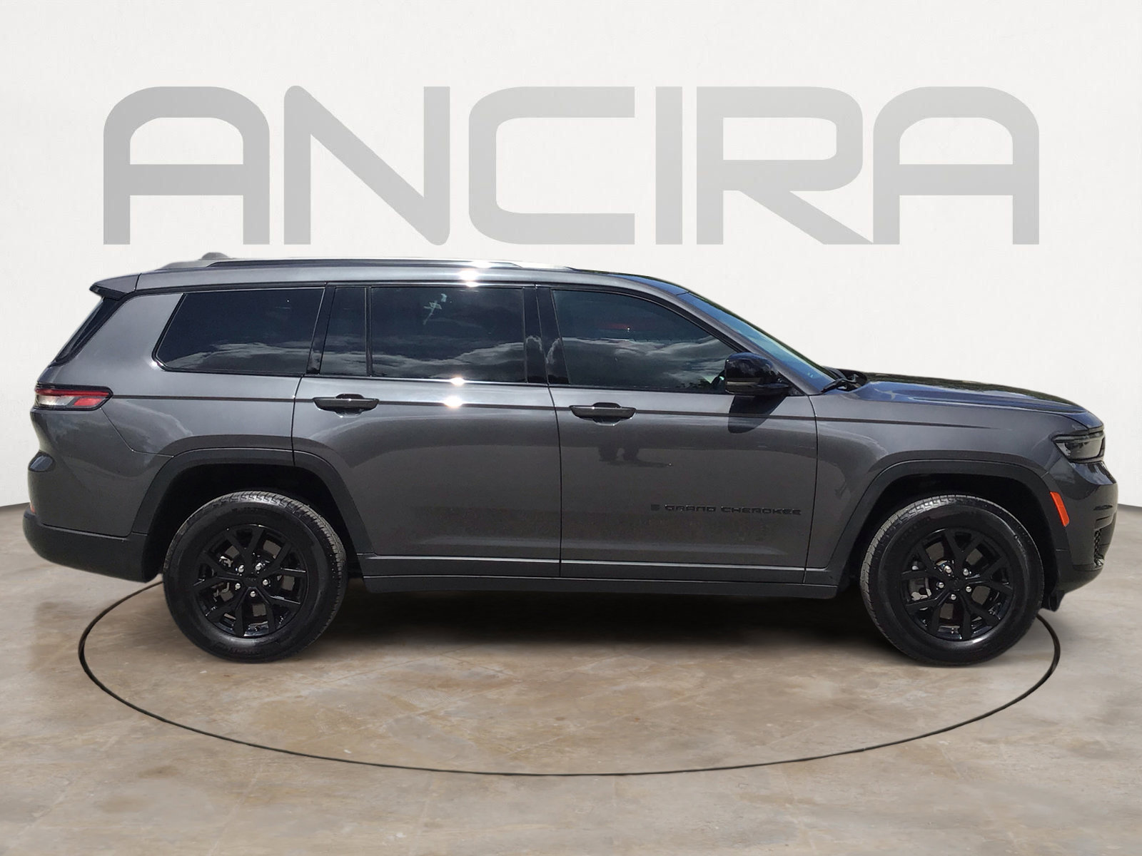 Used 2025 Jeep Grand Cherokee L Laredo RWD image 13