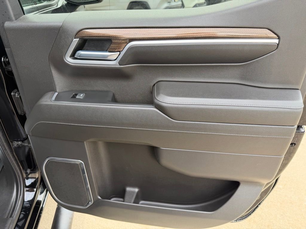 Used 2022 Chevrolet Silverado 1500 RST w/ Redline Edition image 32