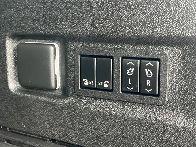 Used 2022 Chevrolet Tahoe RST w/ Luxury Package image 36